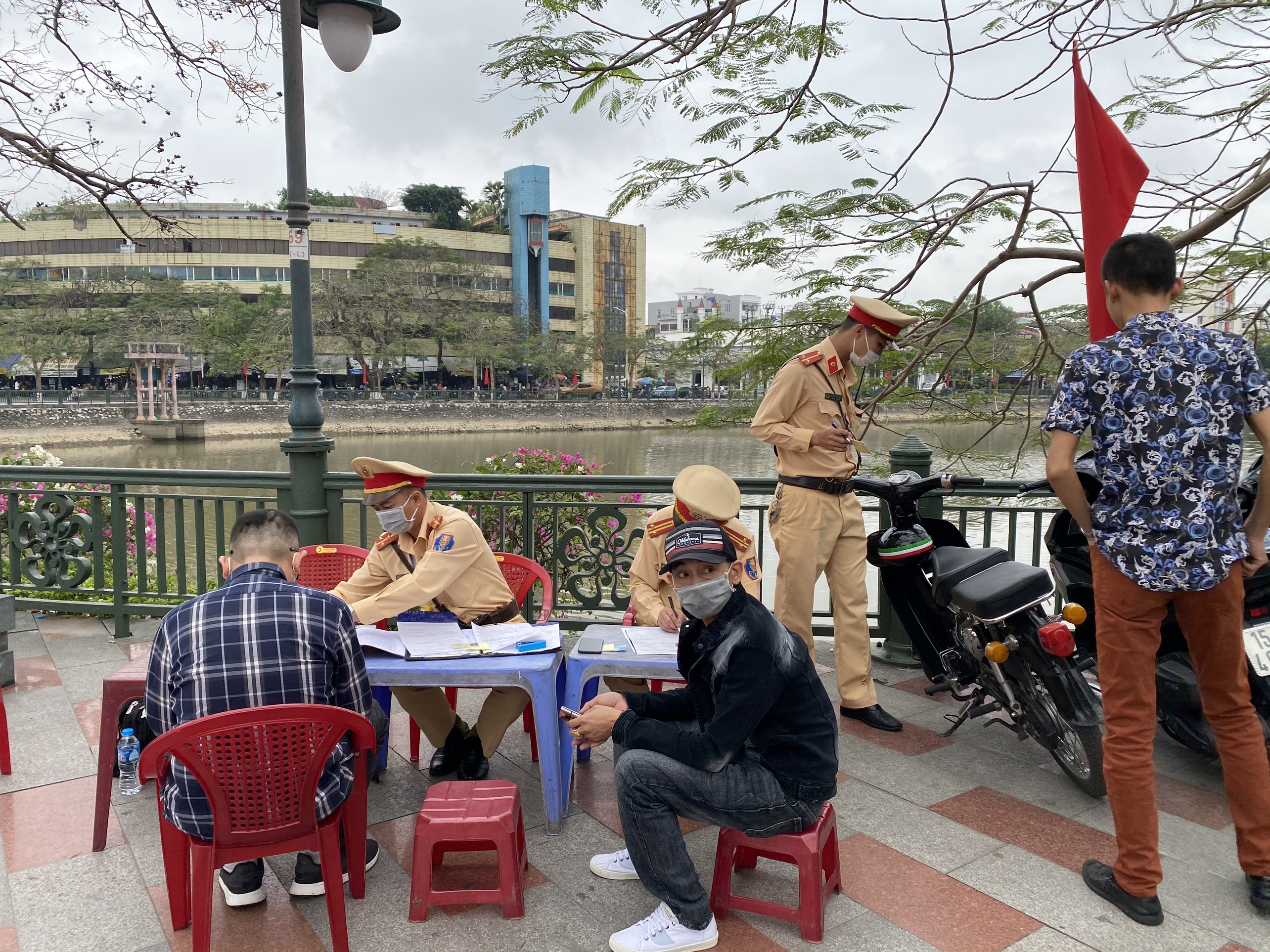 Tổng kiểm soát phương tiện xe mô tô, xe gắn máy  ngày 17/3/2021: Phát hiện 133 trường hợp vi phạm